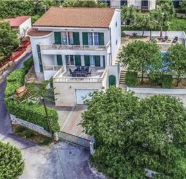 4-Bedroom Villa with Pool, Sleeps 8–12 – Ciovo, near Trogir